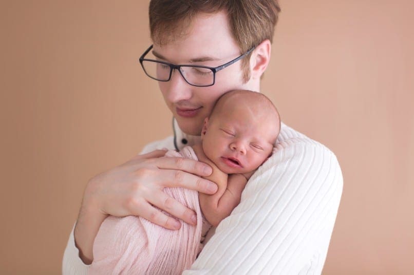 Newborn baby photoshoot with dad