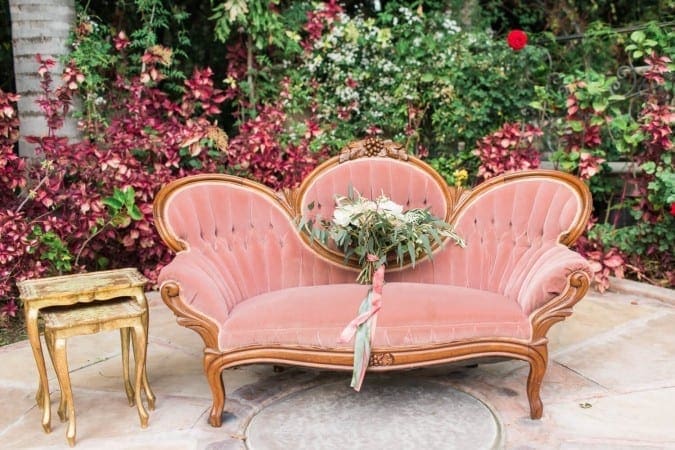Loie Photography. Wedding Photography. Pink victorian sofa