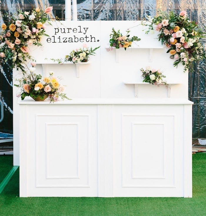 Vintage Elizabeth Romantic Bar at an outdoor event. Photo by Becki Smith.